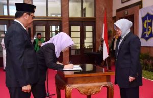Rotasi Jabatan, Risma Lantik 81 Pejabat Pemkot Surabaya