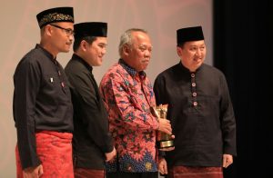 Menteri Basuki Terima Penghargaan sebagai Tokoh Perubahan Republika 2017