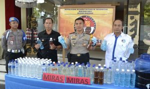 Berantas Miras, Polres Badung Sita Ratusan Liter Arak