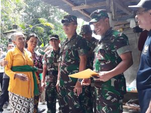 Pangdam IX/Udayana Mayjen TNI Benny Susianto Tinjau Rehab Rumah Veteran