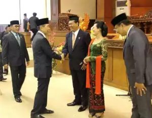 Wayan Sutena Resmi Dilantik Sebagai PAW Masa Jabatan 2014 – 2019