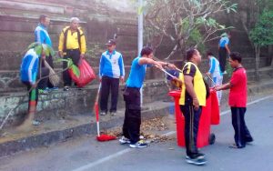 Sambut Hari Bhayangkara ke 72, Polsek Kuta Utara Gelas Bhakti Religi di Pantai Perancak