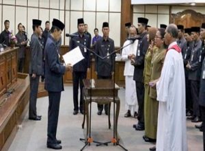 Lantik 33 Pejabat Administrator dan 89 Pengawas, Pastika Ingatkan ASN Jangan Tumbuhkan Budaya Kasak-Kusuk