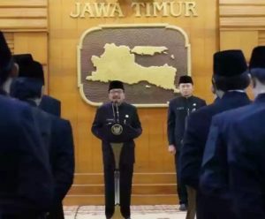 Gubernur Jatim Lantik Eselon III, Ingatkan ASN Agar Tidak Bermain Politik