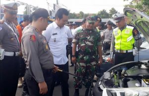 H-3 Jelang Lebaran, Aparat Gabungan Kodim 1617/Jembrana dan Polres Perketat Keamanan Arus Mudik di Gilimanuk di Banyuwangi
