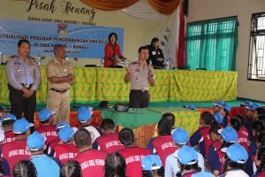 MPLS SMA Negeri 1 Bangli, Kapolres Beri Arahan Pembekalan Kepada Siswa