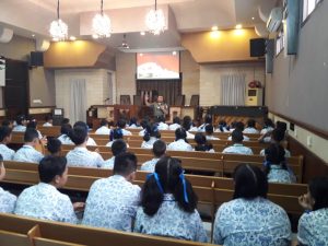 Danramil 1611-01/Denpasar Beri Pembekalan Wawasan Kebangsaan di SMP Permata Ibu
