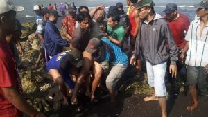 Kapal Nelayan Karam di Perairan Pelawangan Puger di Jember