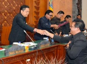 Penutupan Sidang Paripurna II 2018, Dewan Setujui Dua Ranperda Menjadi Perda