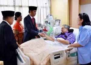 Presiden dan Wapres Jenguk Presiden ke-6 di RSPAD