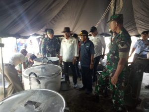 Menkopolhukam Bersama Mensos Tinjau Tenda Kesiapan Dukungan Operasi Bencana Gempa NTB