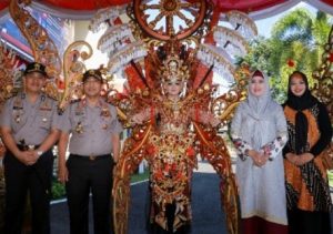 Kapolda Jatim Beserta Istri dan Didampingi Pejabat Utama Kunker ke Mapolres Banyuwangi di Banyuwangi