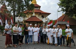 Iringi Pendaftaran Capres Jokowi – Cawapres Ma’ruf Amin, Rejo Bali Gelar Sembayang Bersama