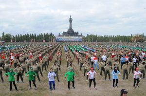 Dalam Rangka HUT TNI ke-73, Tari Gemu Famire Target Pecahkan Rekor Muri