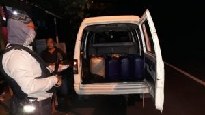 Ops Cipkon Agung 2018, Polsek Sidemen Amankan 23 Jerigen Berisi Arak