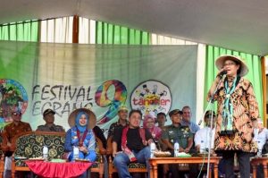 Festival Egrang, MoU Pemkab Jember Bersama Kementerian PPPA akan Dirikan Sekolah Perempuan di Jember