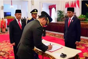 Presiden Jokowi Lantik Letjen Andika Perkasa jadi KSAD