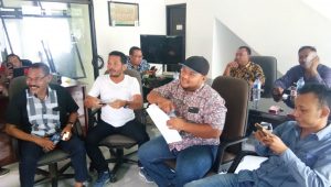 Dua Kali Banyuwangi Defisit, Gabungan Aktifis Datangi Kantor DPRD di Banyuwangi