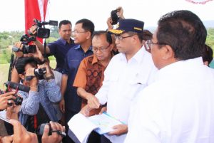 Kawal Langsung Pembangunan Bandara, Gubernur Bali Dampingi Menhub RI Tinjau Lokasi di Buleleng