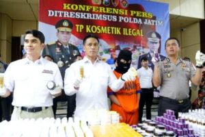 Tak Miliki Izin Edar, Subdit IV Tipiter Ditreskrimsus Polda Jatim Amankan Kosmetik Berbagai Merk