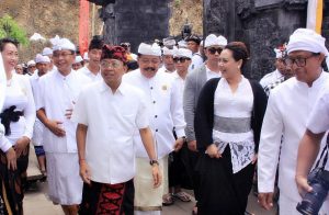 Gubernur Koster Ajak Masyarakat Dukung Program Nangun Sat Kethi Loka Bali