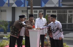 Presiden Jokowi Resmikan Tiga Rusun dan Jembatan Ngujang II di Prov Jatim
