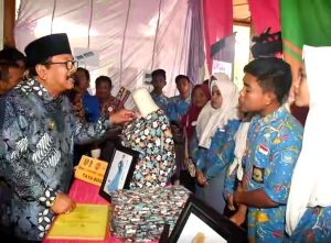 Resmikan Pelaksanaan SMA/MA Dual Track, Gubenur Jatim: Tingkatkan Kesejahteraan Lewat Pendidikan