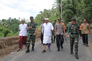 Pangdam IX/Udayana Apresiasi TMMD ke-104 TA 2019 Di Desa Peninjoan Sasaran Fisik Sudah Tercapai