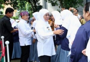 Pastikan UNBK Lancar, Gubernur Jatim Berkunjung ke Sekolah SMK di Banyuwangi di Banyuwangi