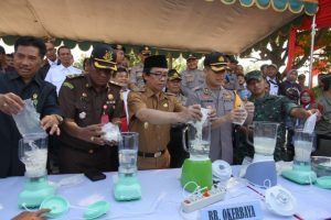 Hadiri Pemusnahan Barang Bukti, Wabup Jember Ajak Masyarakat Ikut Deteksi Gangguan Keamanan di Jember