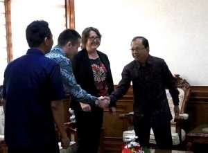 Australia Puji Upaya Gubernur Koster Bebaskan Bali dari Sampah Plastik