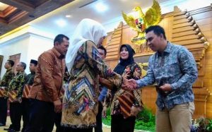 Pemprov Jatim Beri Bantuan Keuangan dan Dana ke 78 Desa di 38 Kab/Kota