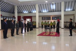 Bangun Sinergitas Antar OPD, Bupati Jember Lantik Delapan Pejabat yang Alami Pergeseran di Jember