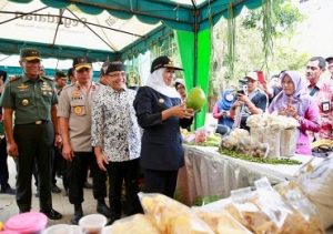 Pangdam V Brawijaya Dampingi Gubernur Jatim Buka Program TMMD ke-105 di Banyuwangi di Banyuwangi