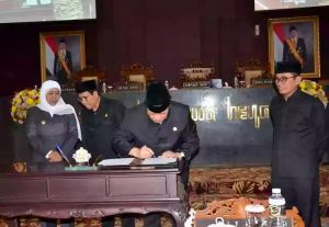 DPRD Jatim Setujui Raperda Perubahan Bentuk Hukum PDAB Jadi Perda Perseroda