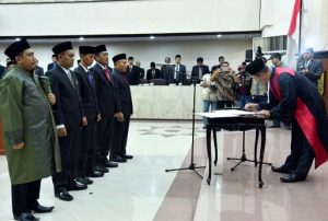 Sumpah Janji Pimpinan Definitif, Bupati Jember Berharap Anggota DPRD Dapat Segera Laksanakan Tugas Lebih Efektif di Jember