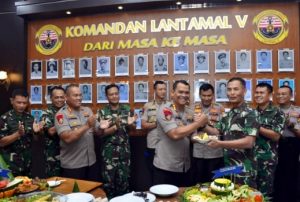HUT TNI ke-74, Polda Kirimkan 660 Tumpeng ke Seluruh Jajaran TNI di Wilayah Jawa Timur