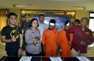 Tebas Kepala dengan Pedang, Pelaku Adik Kakak Ditangkap Polres Badung