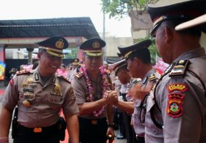 Polres Badung Gelar Apel Pisah Sambut, Kapolres Roby Akan Tingkatkan Patroli Biru