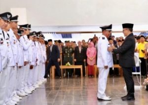 Lantik 128 Kades, Bupati Anas Ingatkan Pentingnya Penguatan SDM dari Tingkat Desa di Banyuwangi