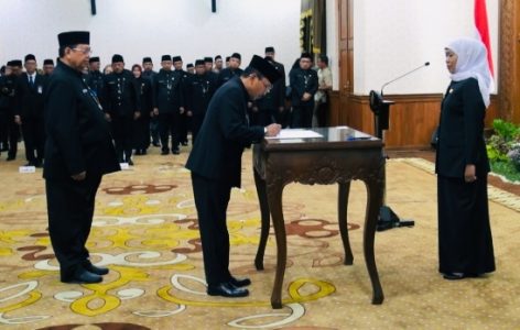 Lantik 20 Pejabat Eselon II, Gubernur Jatim Ajak Pimpinan Tinggi Pratama Komitmen dan Bekerja Keras serta Profesional