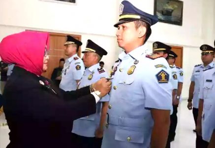 Diawal Tahun 2020, 46 Pejabat Administratif Keimigrasian Dilantik Kakanwil Kemenkumham Jatim