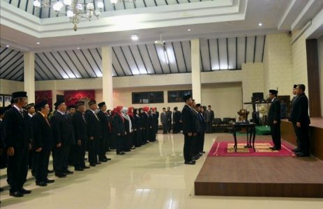 Lantik Pejabat Pengawas dan Administrator, Wabup Jatim Ajak Laksanakan Tugas Penuh Ketulusan dan Keikhlasan di Jember