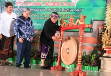 Wagub Bali Cok Ace Buka Industrial Gathering dan Tetra Helix Forum