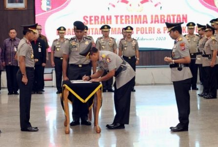 Kapolri Idham Azis Pimpin Sertijab 8 Kapolda