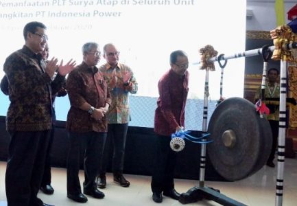 Resmikan PLT Surya Atap, Gubernur Bali Canangkan Kebijakan Energi Baru Terbarukan