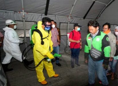Penumpang di Pelabuhan Ketapang Banyuwangi Wajib Masuki Terowongan Disinfeksi di Banyuwangi