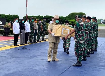 Menhan RI Prabowo Serahkan Bantuan Tiongkok ke Gugus Tugas Covid-19