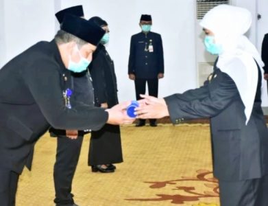 Inilah Pesan Gubernur Jatim saat Lantik Pejabat Eselon III Dinkop dan UMK, Bakesbangpol dan Balitbang