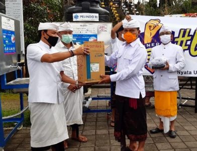 Satgas Covid-19 Bersama Kwarda Bali Serahkan Bantuan untuk Pura Ulun danu Batur dan Pura Besakih